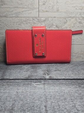 Kate Spade Wallet Snap.closre Back Zipper Pocket ID Card Slots